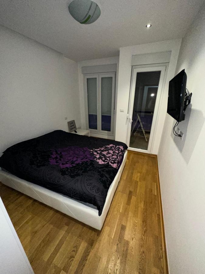 Laura Kvart Apartment