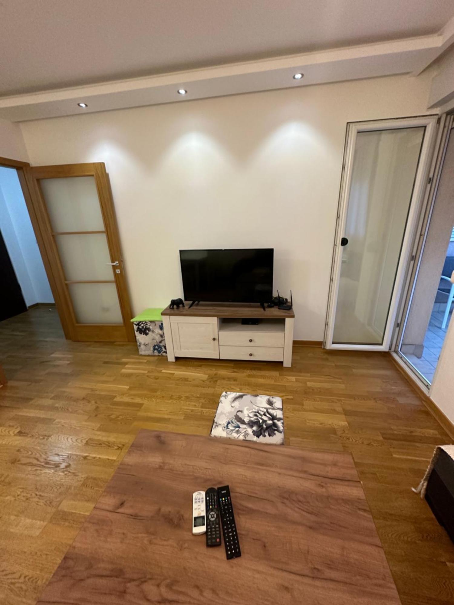 Laura Kvart Apartment