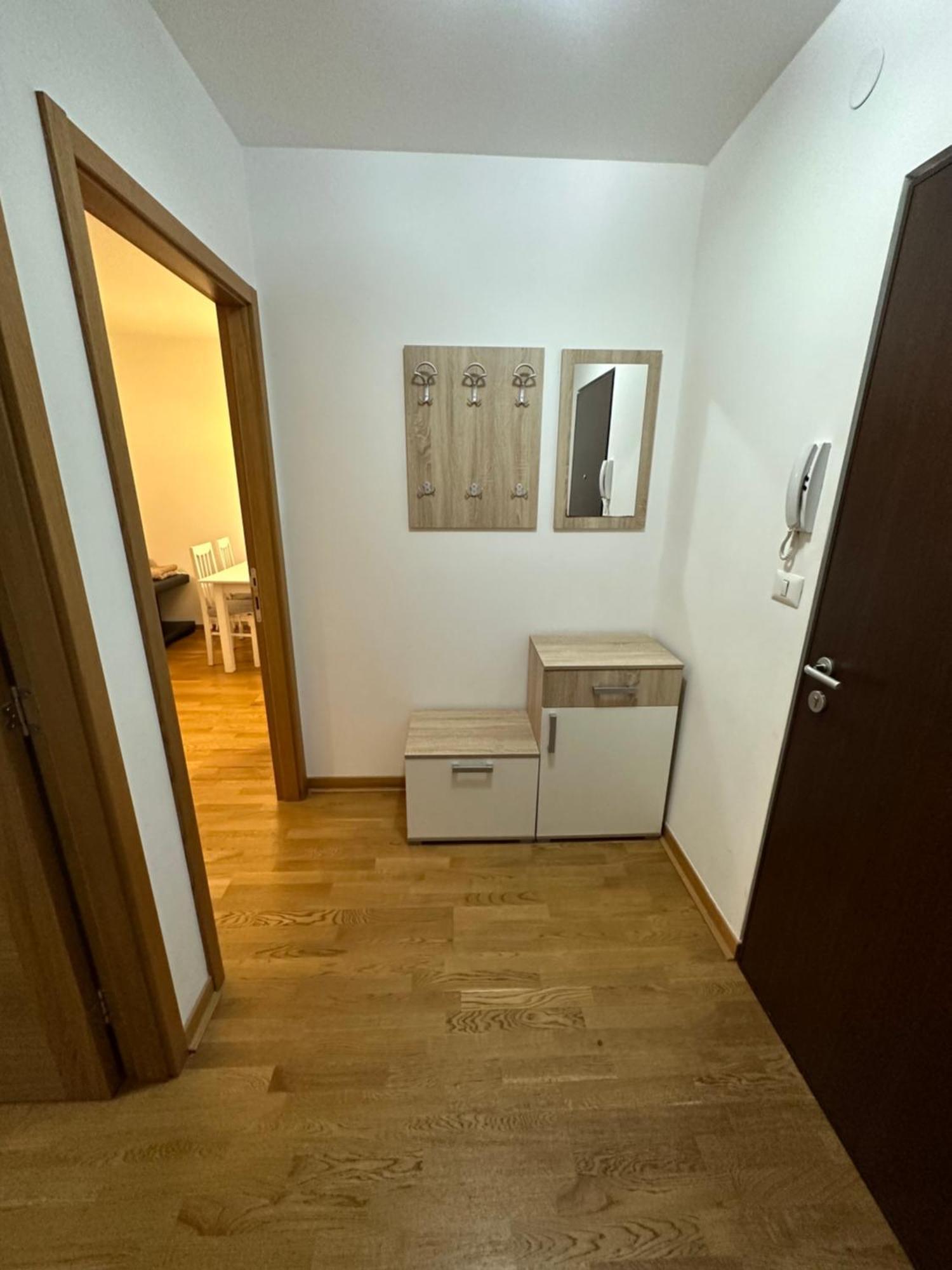Laura Kvart Apartment